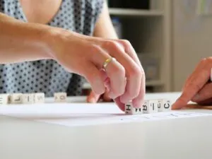 Aphasietherapie: Wortfindungsübung, graphematische Übung